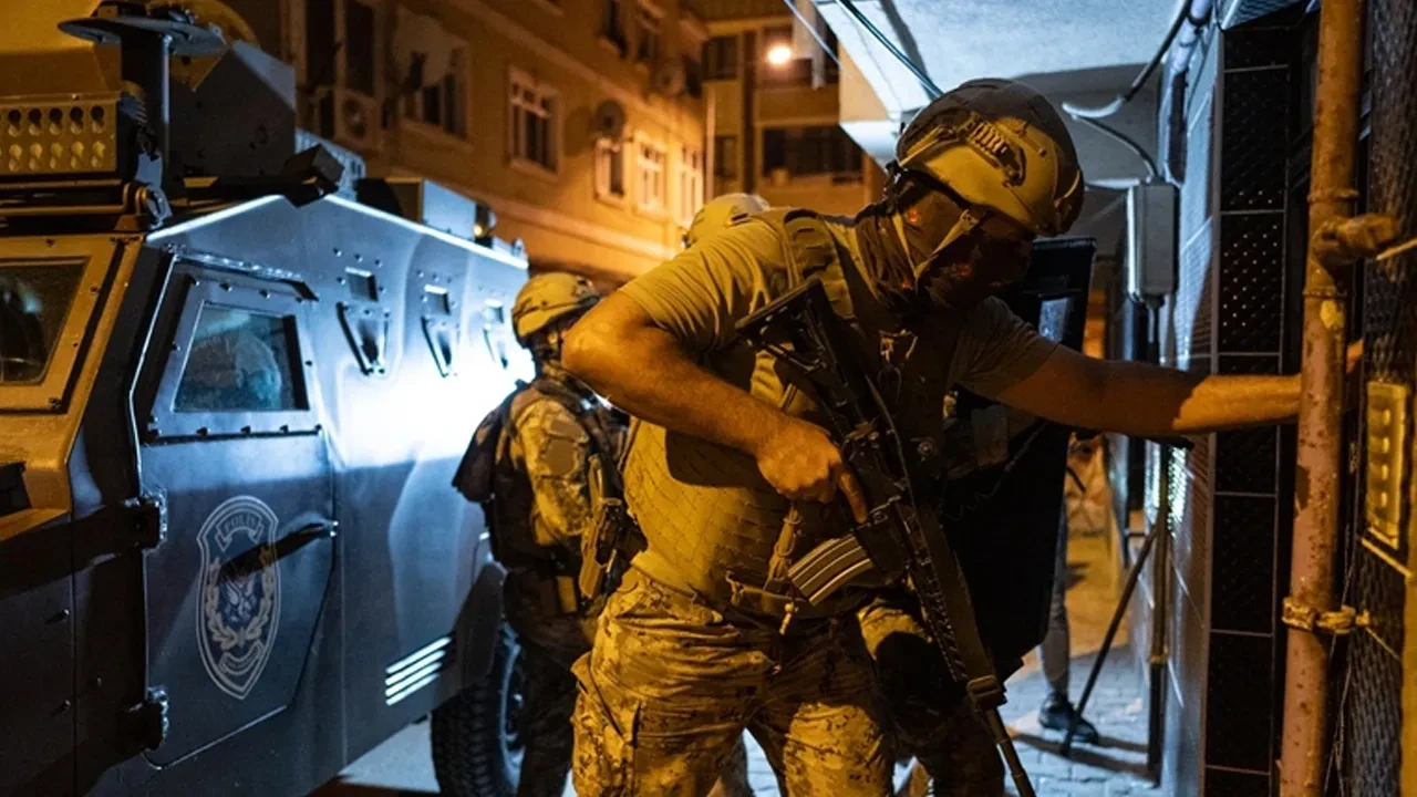 Yasa dışı silah ticareti operasyonu! Çok sayıda gözaltı var
