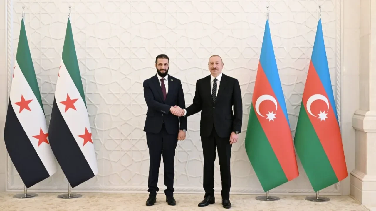 Aliyev, Bakü'de Şara ile görüştü! Azerbaycan gazı Türkiye'den Suriye'ye ihraç edilecek