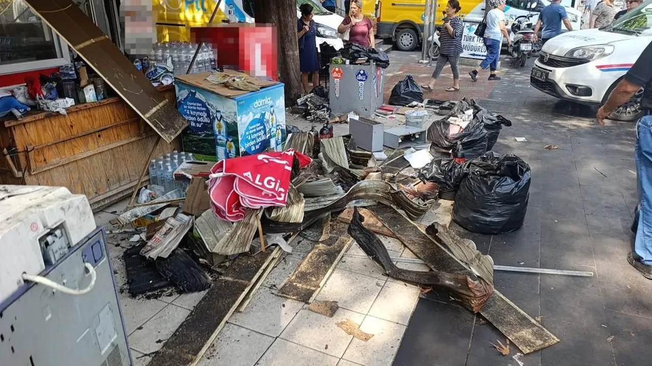 Antalya’da yanan büfe küle döndü