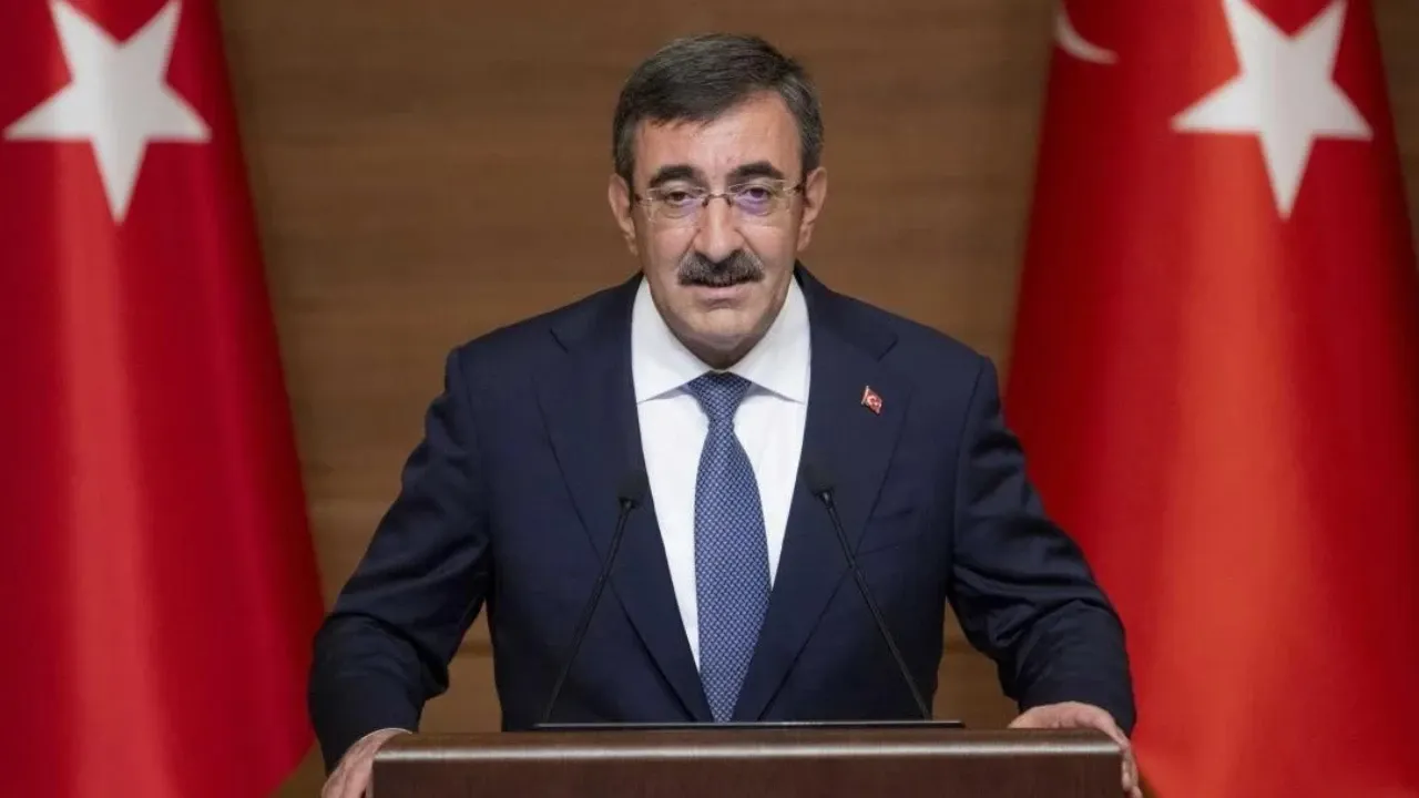 Cumhurbaşkanı Yardımcısı Cevdet Yılmaz'dan ekonomi mesajı!