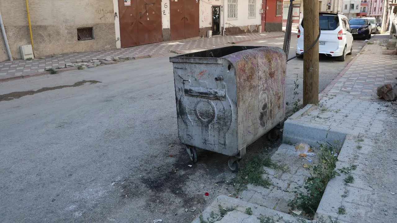Elazığ'da korkunç olay! Mahalleli fark etti! Vicdansız anne evde doğurduğu bebeğini çöpe attı!