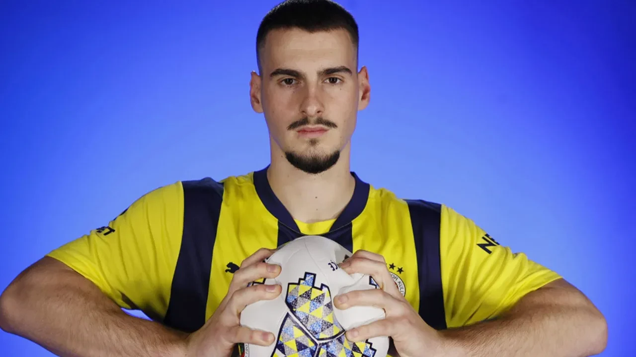 /spor/fenerbahce-ognjen-mimovicin-lisansini-cikartti-3233747