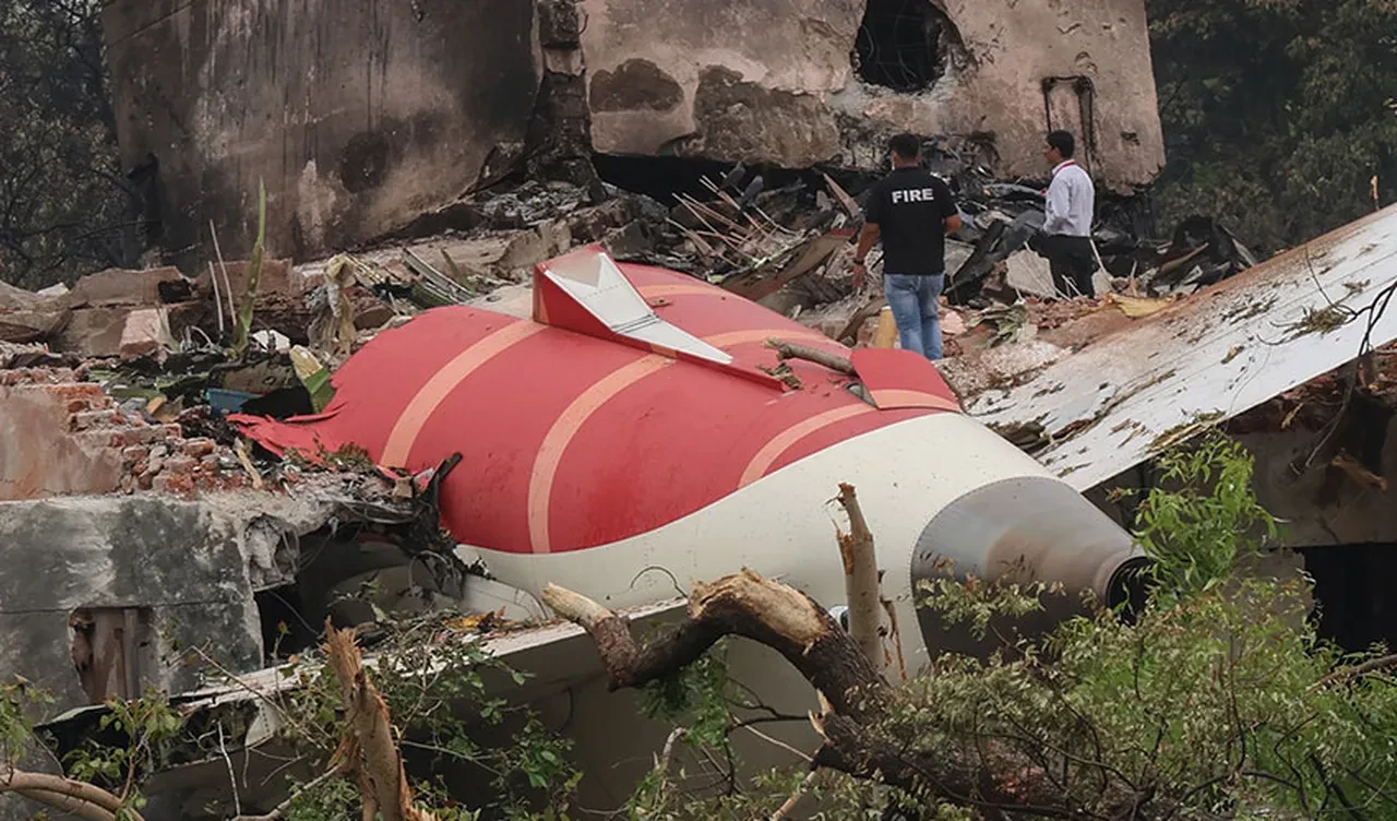 Hindistan uçak kazasında ön rapor tamamlandı! Kaza değil de kasıtlı mıydı?