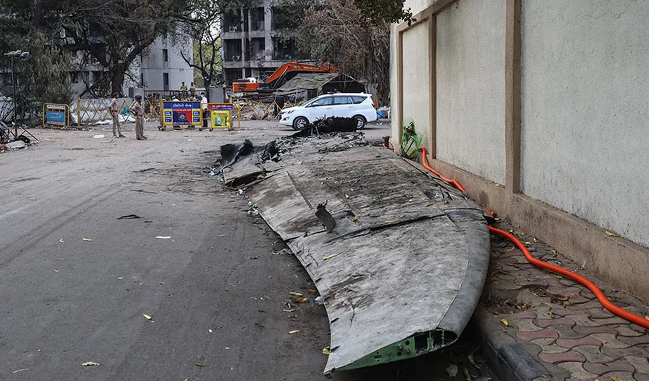 Hindistan uçak kazasında ön rapor tamamlandı! Kaza değil de kasıtlı mıydı?