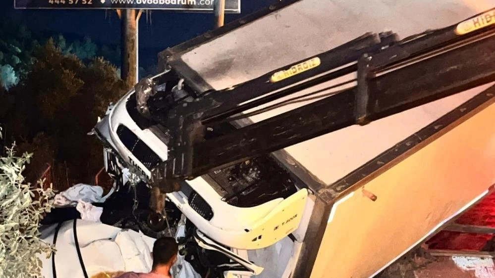 Muğla’nın Milas ilçesinde korkunç kamyon kazası