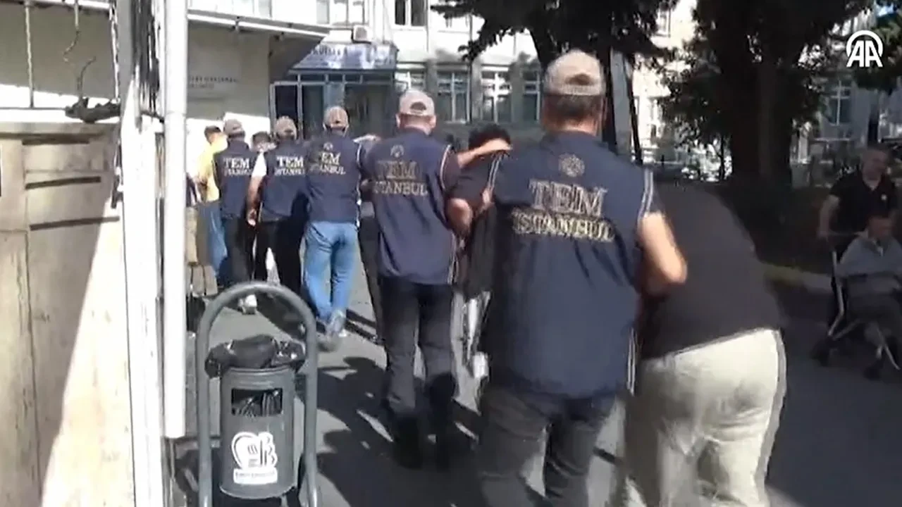 İstanbul merkezli 4 ilde FETÖ yapılanmasına ağır darbe