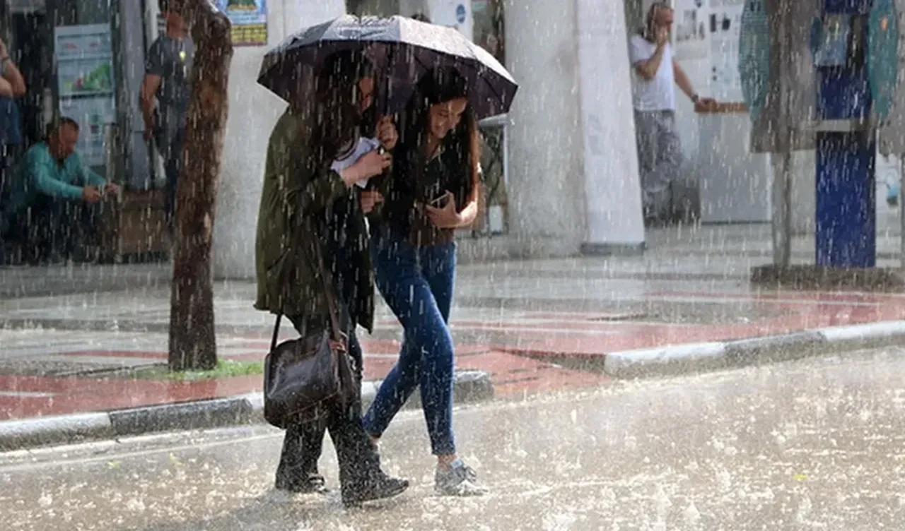 Meteoroloji'den 7 il için gök gürültülü sağanak yağış uyarısı! İşte 12 Temmuz 2025 il il hava durumu...