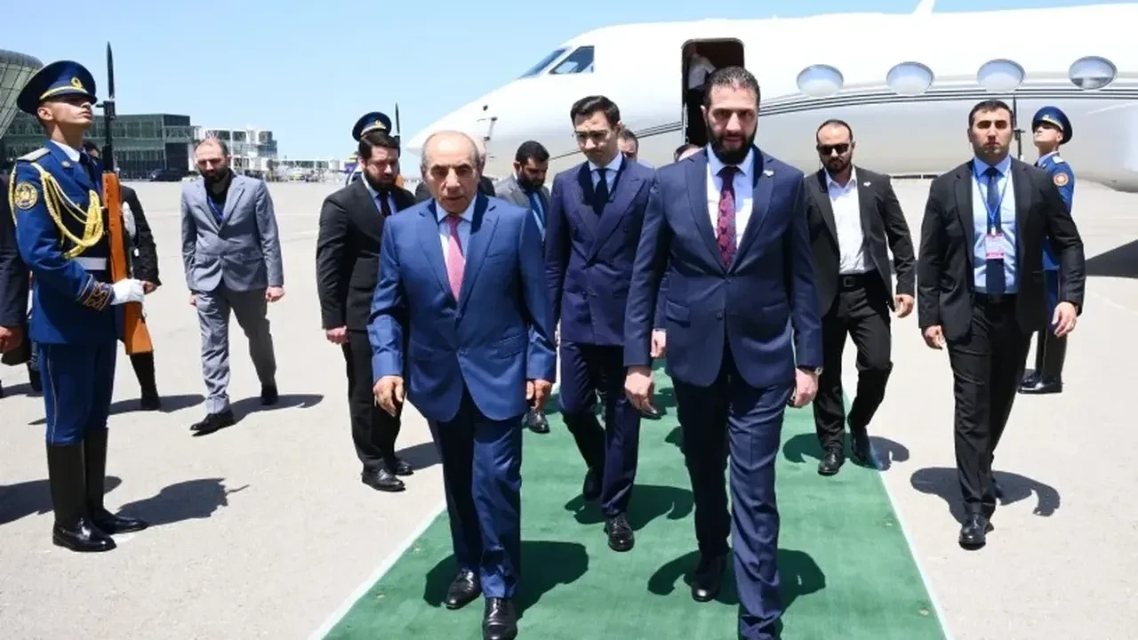 Suriye Devlet Başkanı eş-Şara, Azerbaycan'da