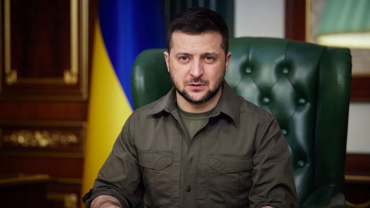 Ukrayna Devlet Başkanı Zelenskiy duyurdu! 'Askeri yardım yeniden başladı'