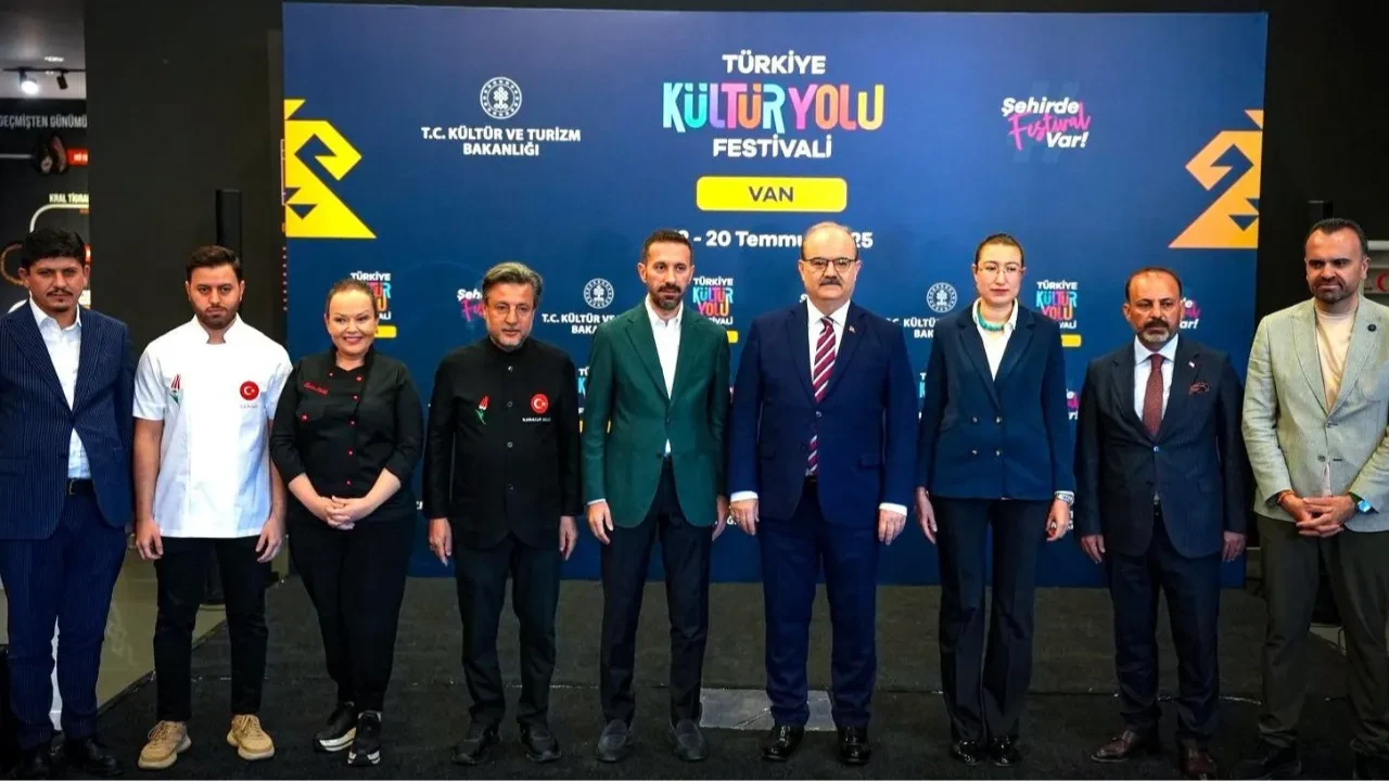 Van Kültür Yolu Festivali sanatla kapılarını açtı: 300 etkinlik, 9 günlük şölen!