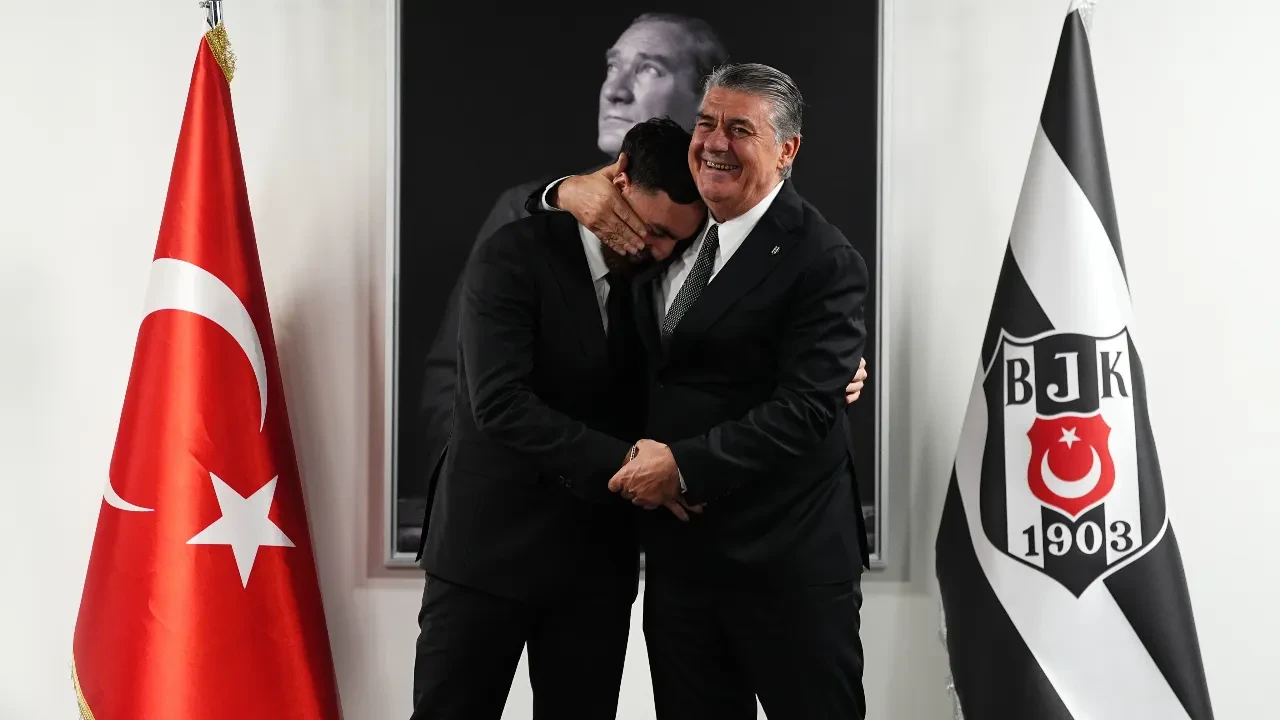 /spor/besiktasta-orkun-kokcu-icin-imza-toreni-duzenlendi-3234029