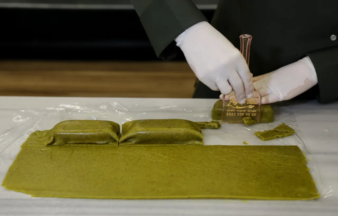 Bu dondurmanın kilosu bin lira! Sıcak havada yok satıyor