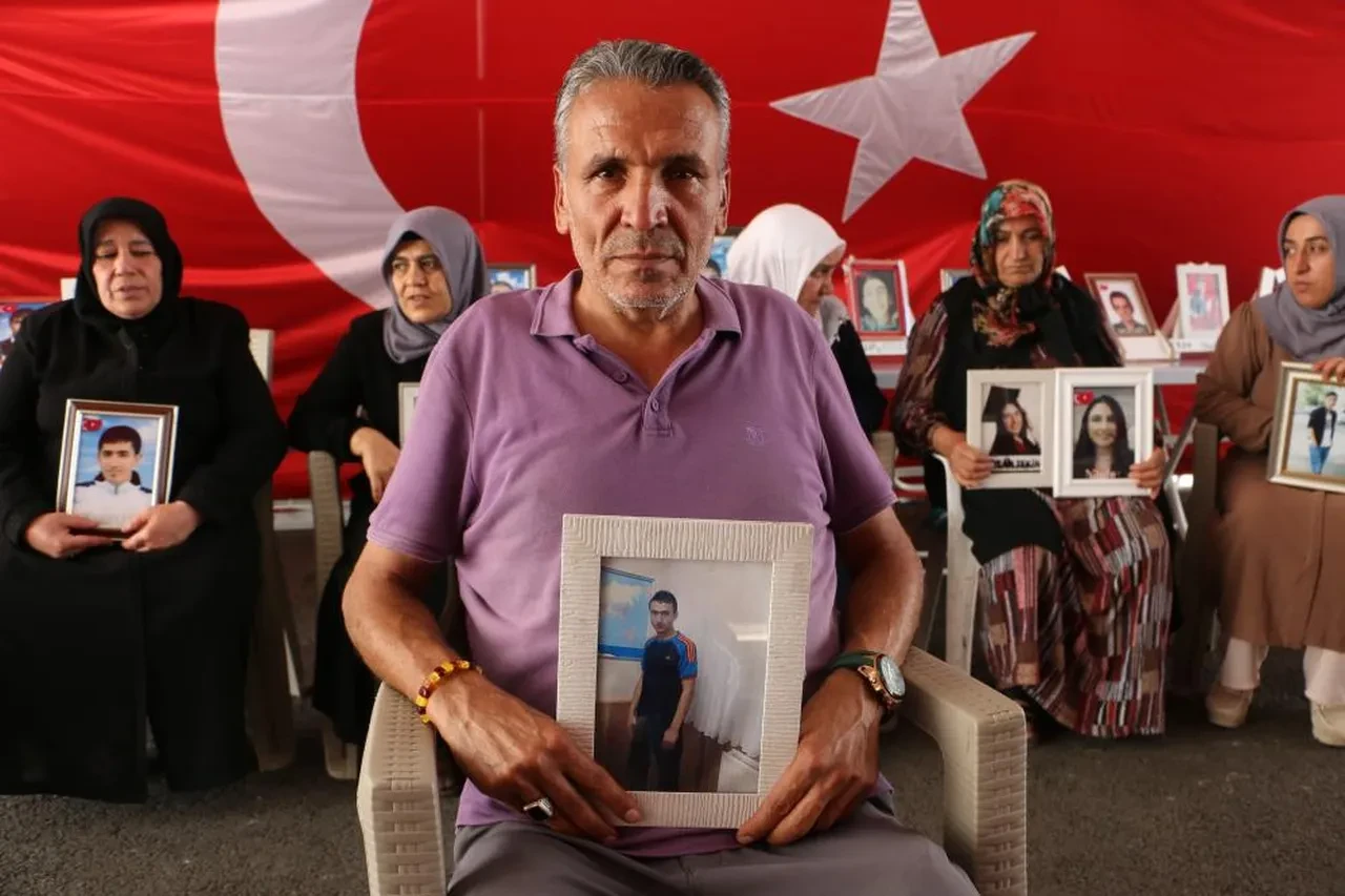 Diyarbakır anneleri PKK'nın silah bırakmasından memnun