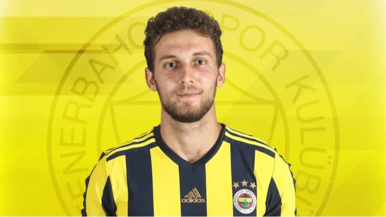 /spor/fenerbahceden-surpriz-kaleci-transferi-anlasmaya-vardilar-3234010