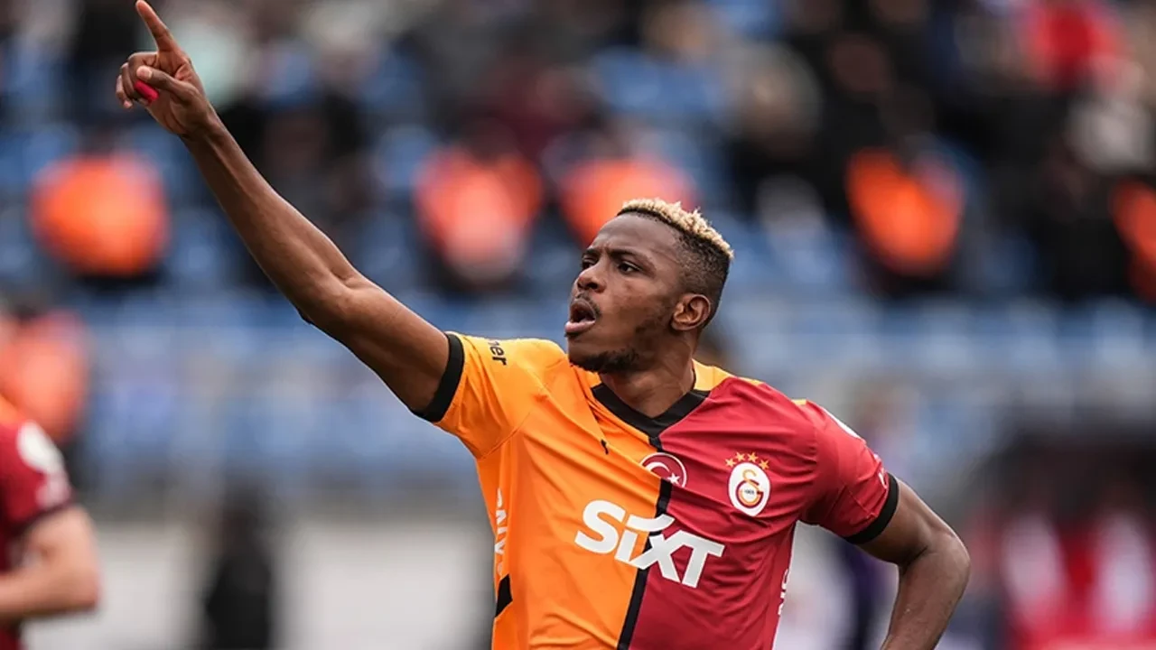 Galatasaray durmuyor! Gözler Victor Osminhen'deyken sürpriz bir yıldız listeye alındı
