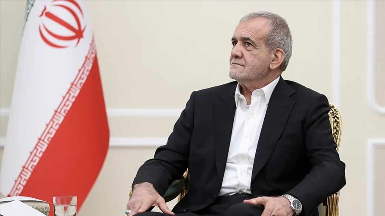 İran lideri Pezeşkiyan'dan dikkat çeken 'nükleer silah' açıklaması! İsrail'e resti de çekti