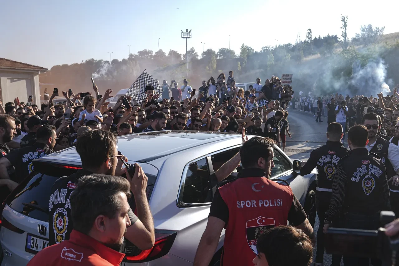 Orkun Kökçü çocukluk hayali Beşiktaş için bu kulüpleri reddetti