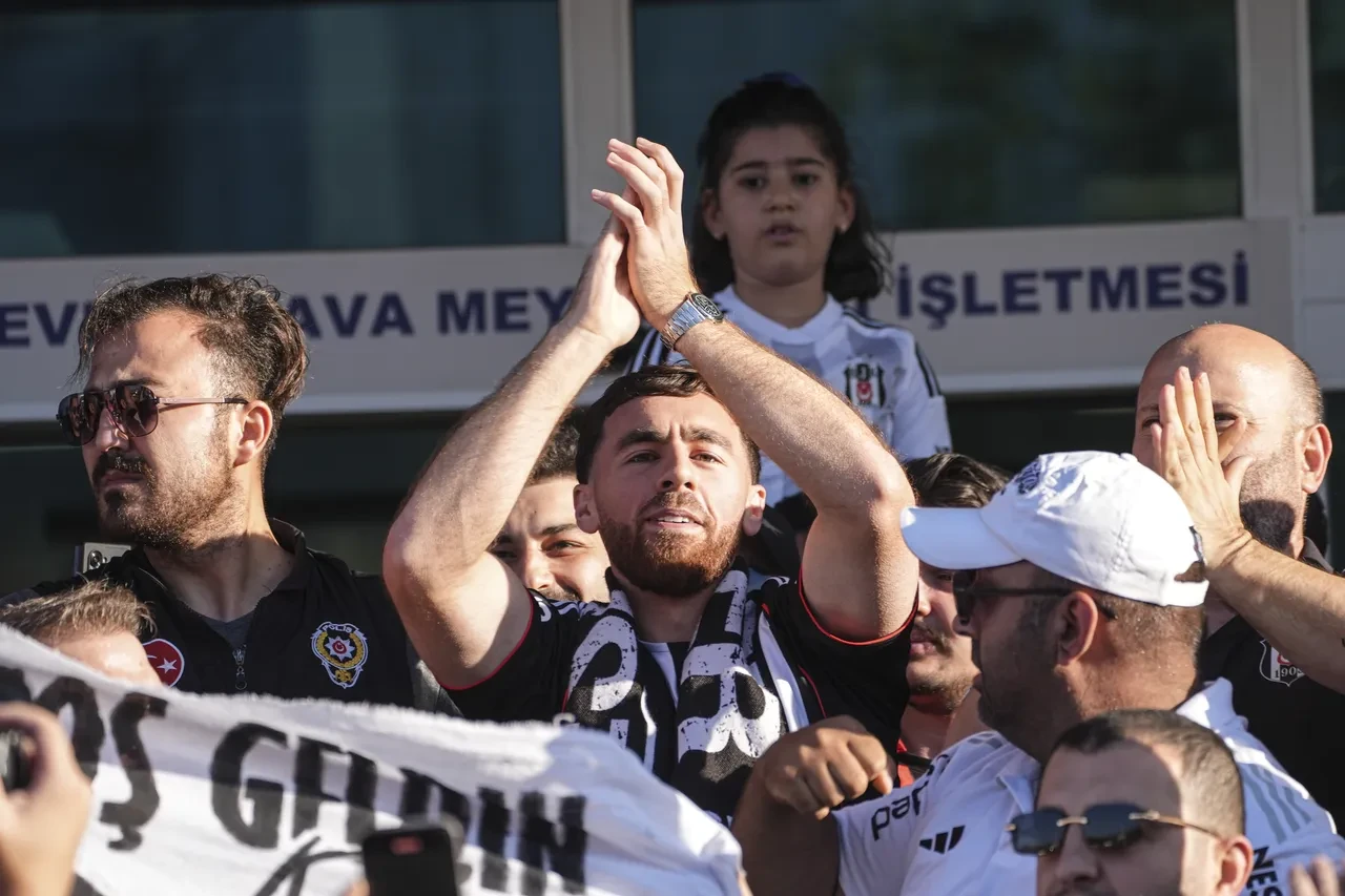 Orkun Kökçü çocukluk hayali Beşiktaş için bu kulüpleri reddetti