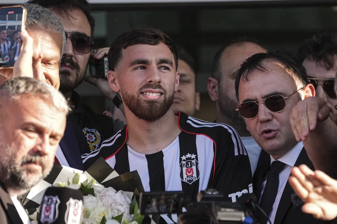 Orkun Kökçü çocukluk hayali Beşiktaş için bu kulüpleri reddetti