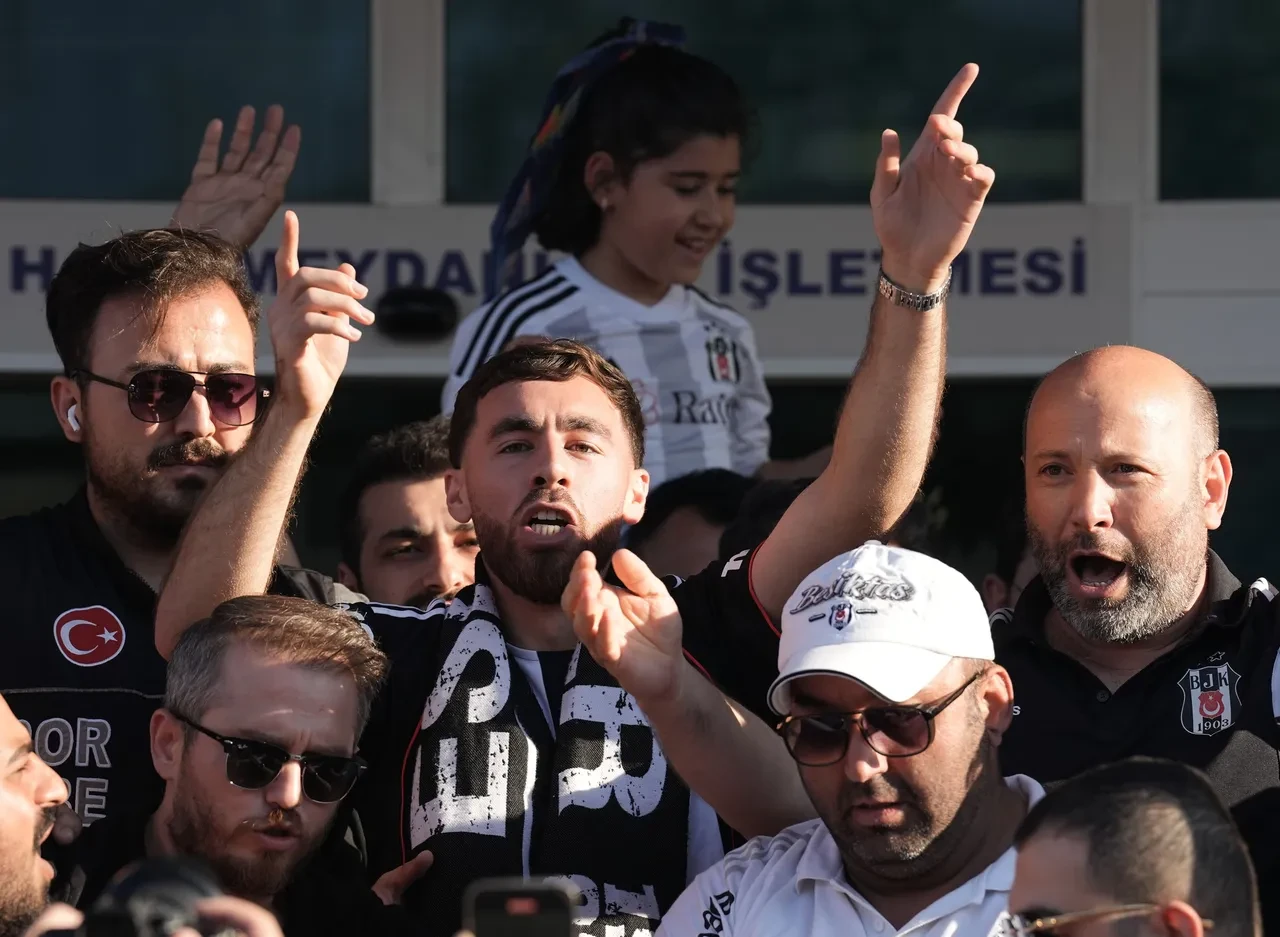 Orkun Kökçü çocukluk hayali Beşiktaş için bu kulüpleri reddetti