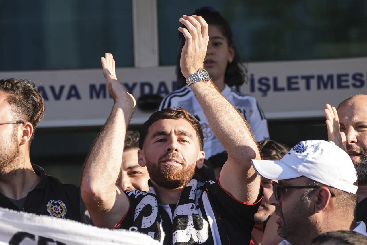 Orkun Kökçü çocukluk hayali Beşiktaş için bu kulüpleri reddetti