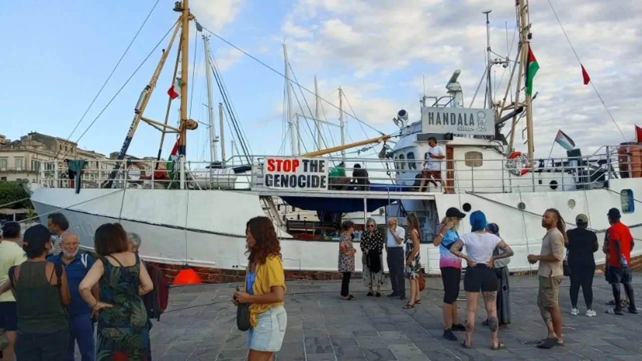 Madleen'in ardından Gazze'ye yeni insani yardım gemisi Handala yola çıktı