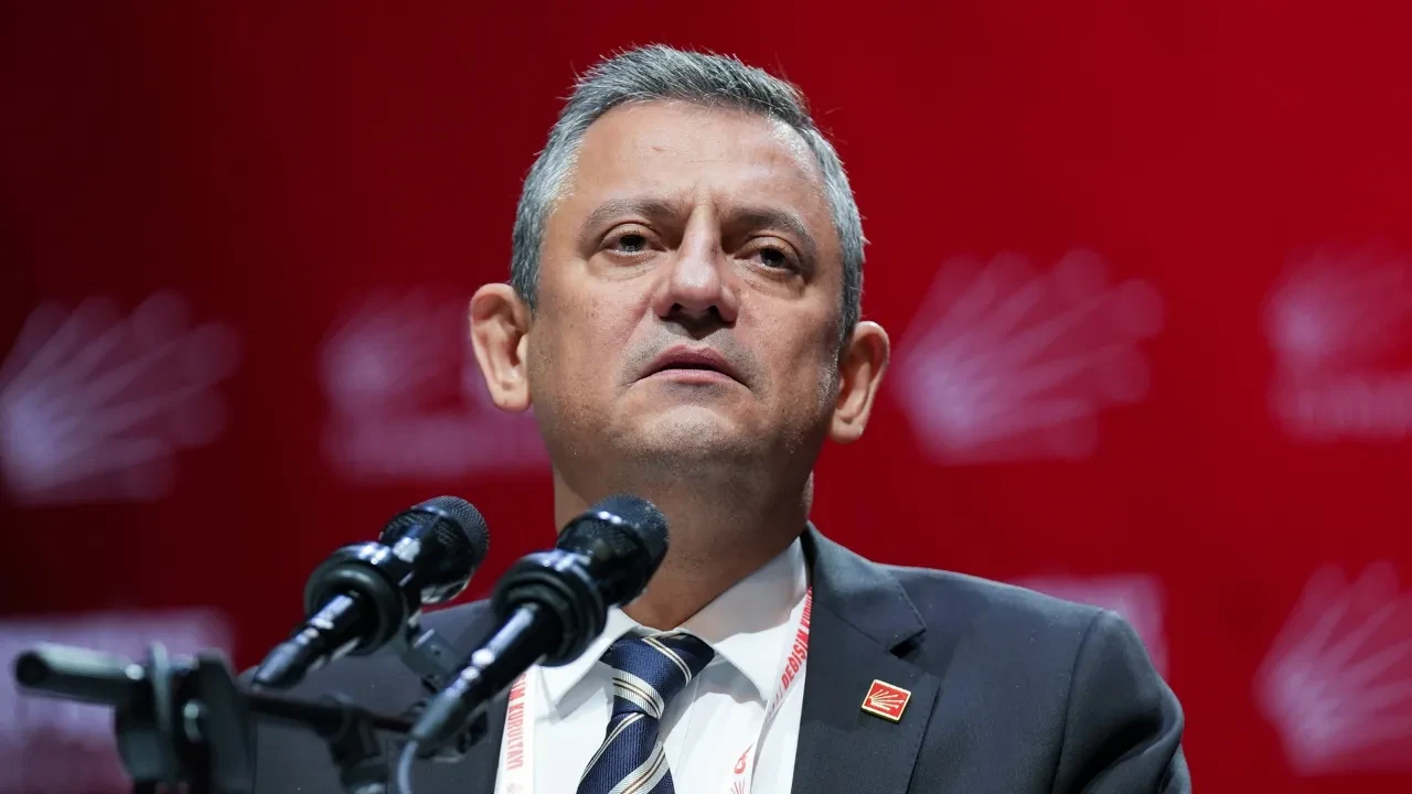 Özgür Özel'den dikkat çeken genel af çıkışı! “Türkiye’nin konuştuğu, konuşacağı bir şey değil”