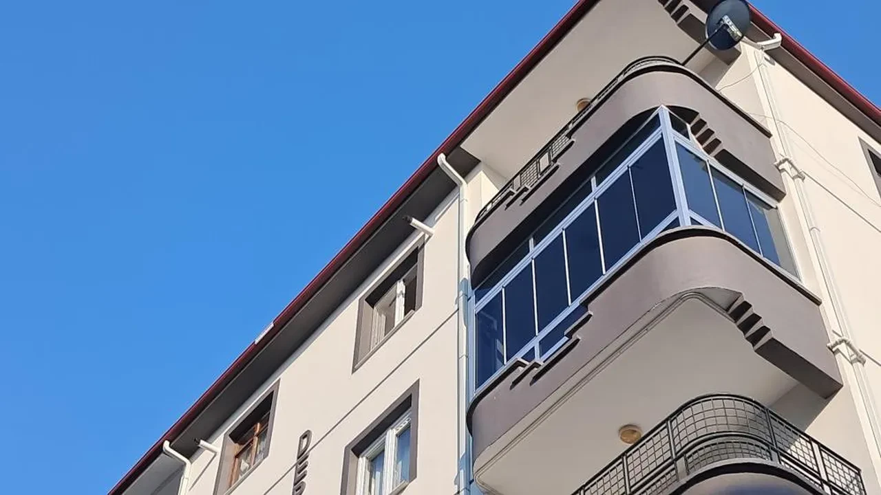 Pencereden düşen 2 yaşındaki çocuk hayatını kaybetti! Detay kahretti