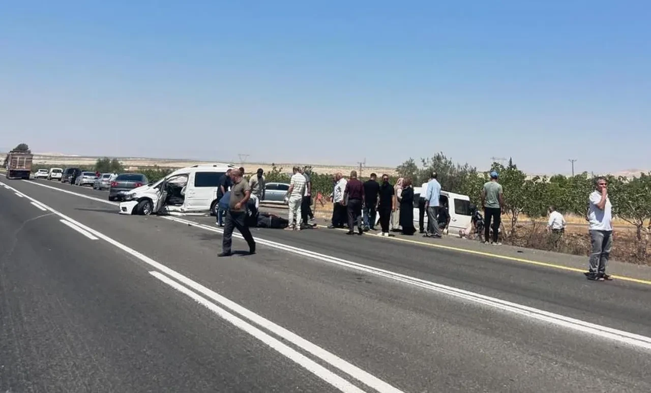 Şanlıurfa'da feci kaza! Bedeni yola savruldu