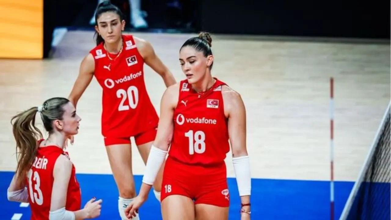 Sırbistan Türkiye maç sonucu kaç kaç? Filenin Sultanları mağlup oldu