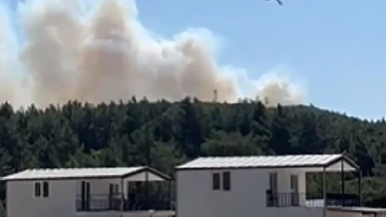 Urla yangın son dakika söndürüldü mü? Ekiplerin müdahaleleri devam ediyor