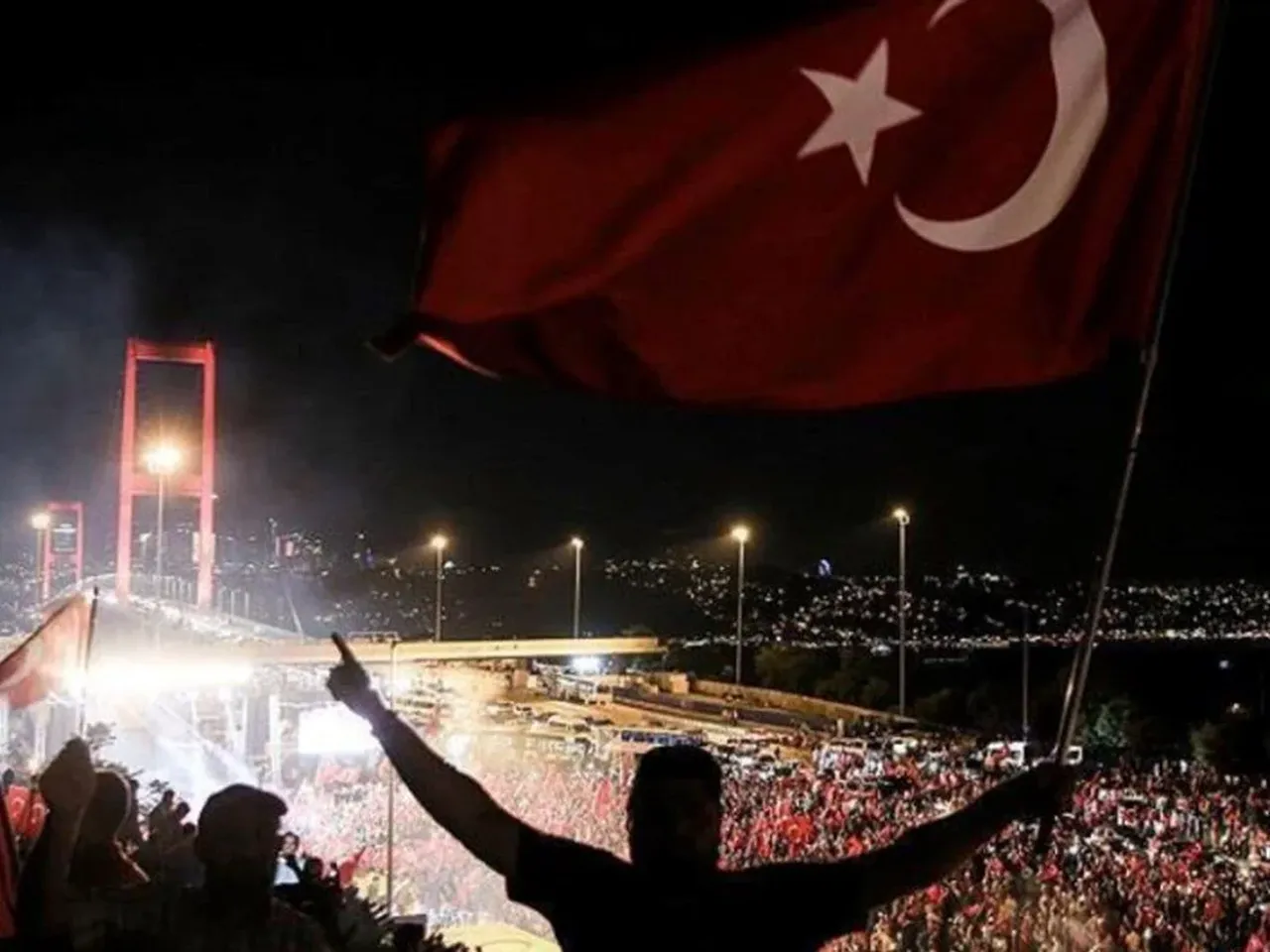 15 Temmuz ihaneti unutulmayacak! Tüm camilerde eş zamanlı sela