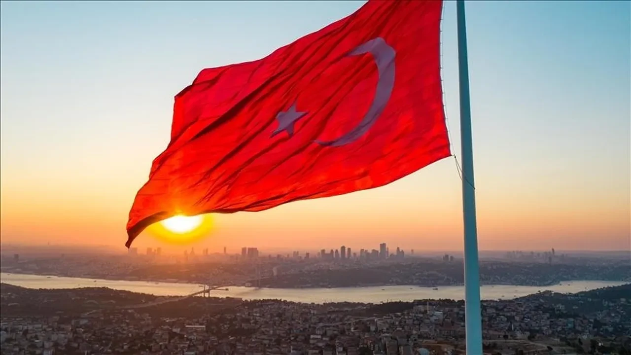 15 Temmuz kamu kurumları ve devlet daireleri kapalı mı? Resmi tatile kısa süre kaldı