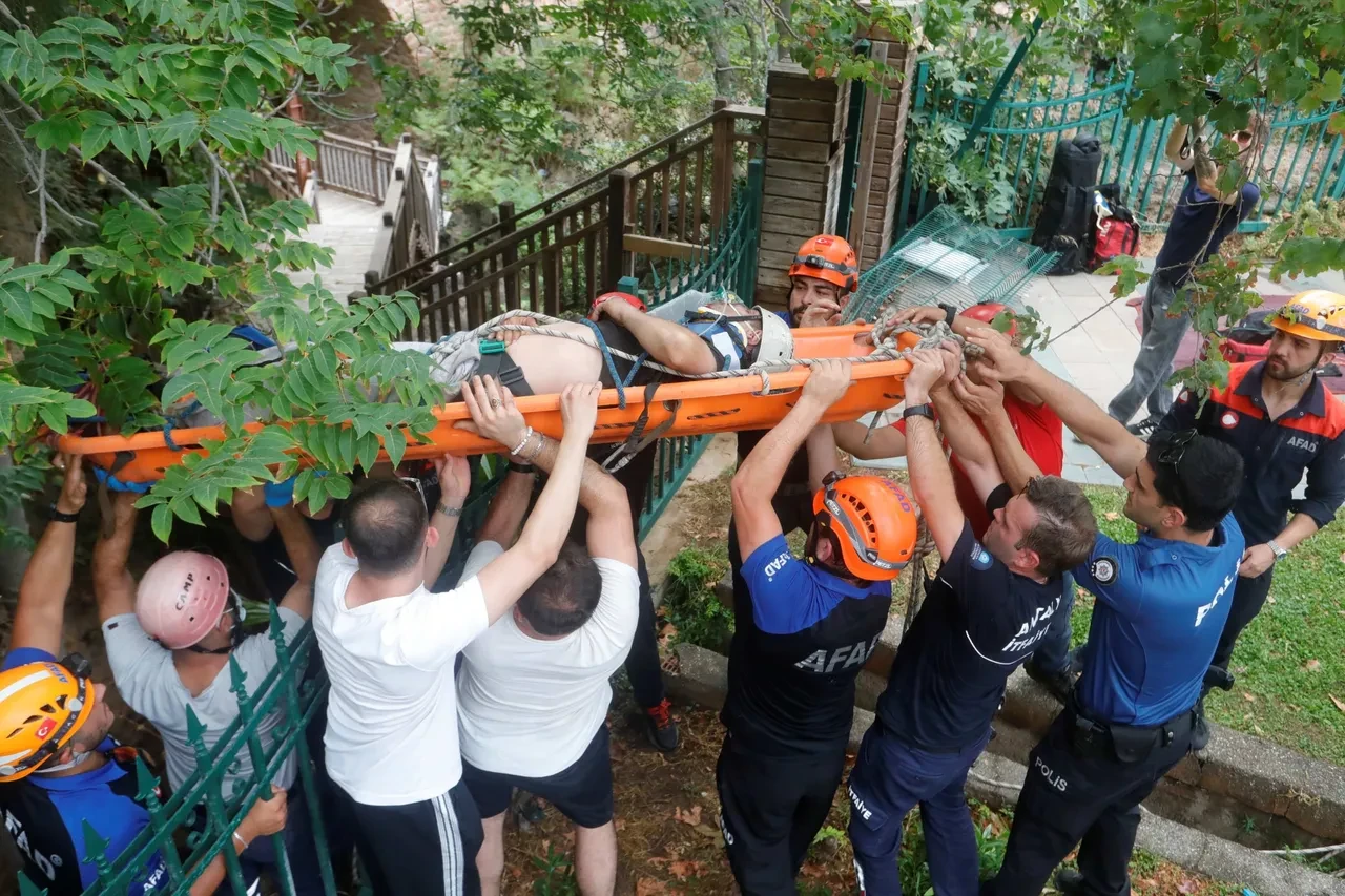 Antalya'da feci olay! Çığlığı duyan oraya koştu!