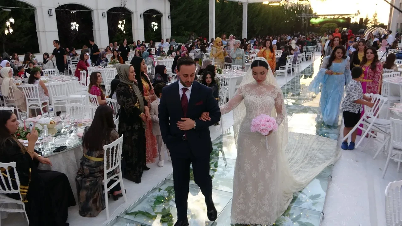 Bu düğün diğerlerine benzemiyor! Tek bir takı bile takılmadı 