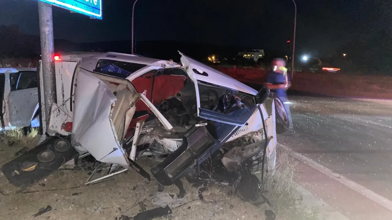 Çanakkale'de feci kaza! 1'i ağır 3 yaralı