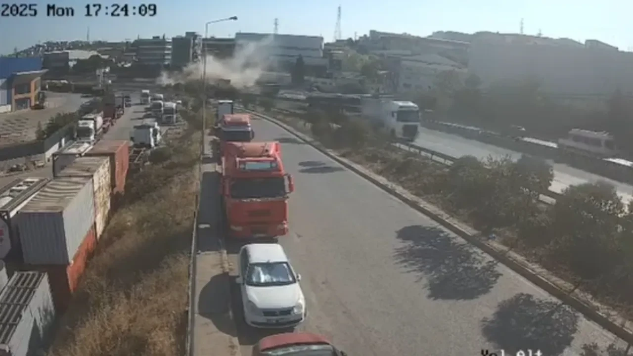 Kocaeli'de katliam gibi kaza! Otomobiller hurdaya döndü: Çok sayıda can kaybı var