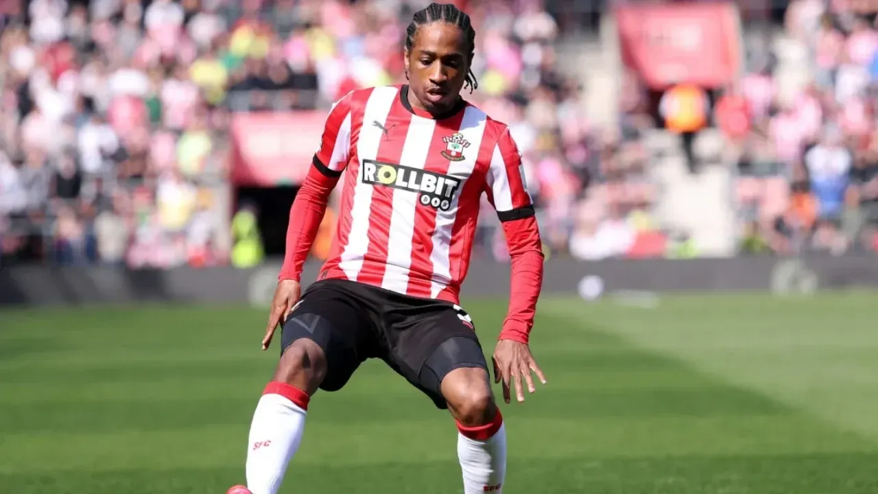 Kyle Walker Peters uçağı ne zaman, saat kaçta İstanbul'a gelecek? Uçak takip kodu gündemde