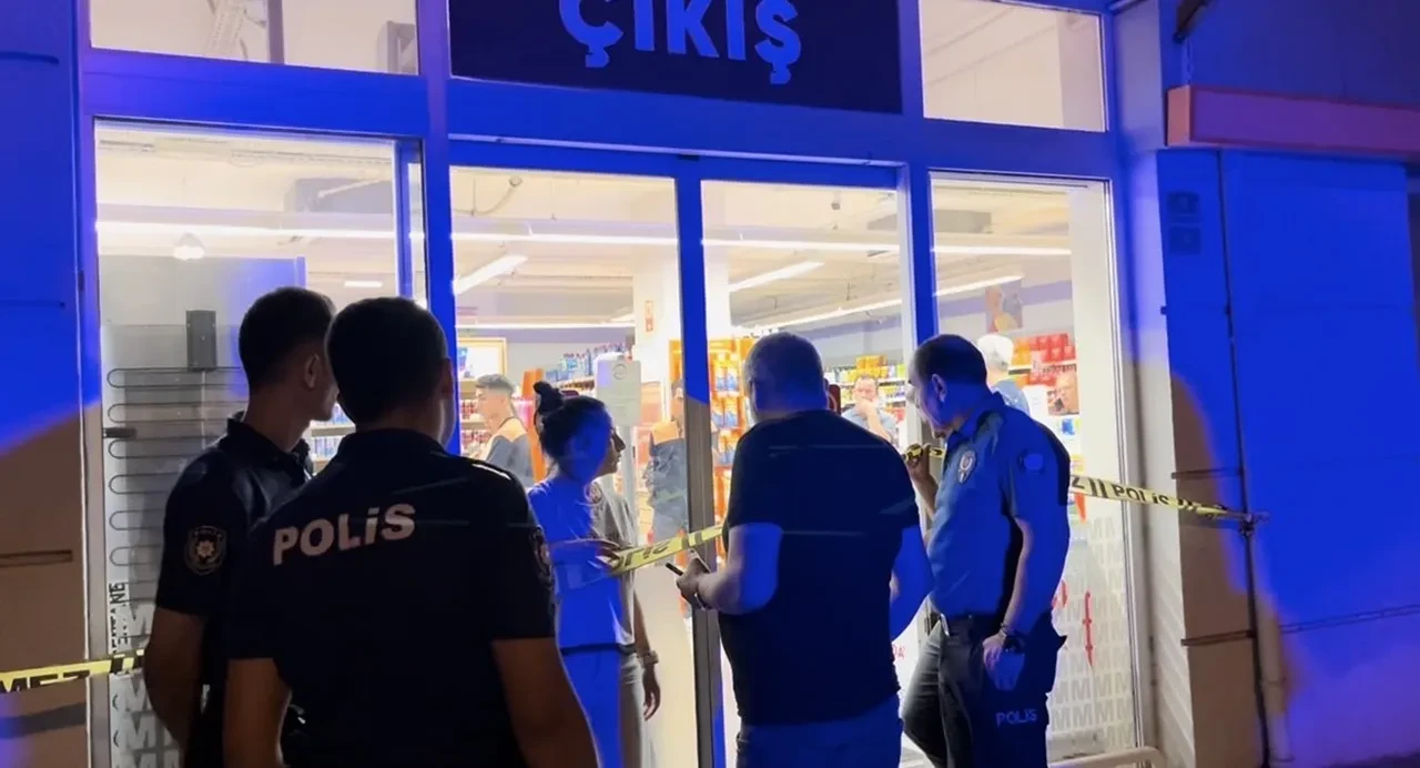 Markette dehşet anları! 'Sen sapık mısın?' diyen kadına kurşun yağdırdı!
