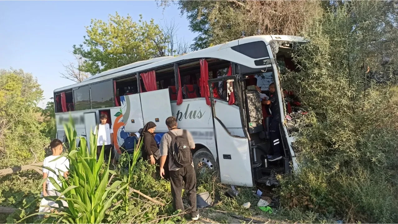 Yolcu otobüsü yürekleri ağza getirdi! 7 yaralı
