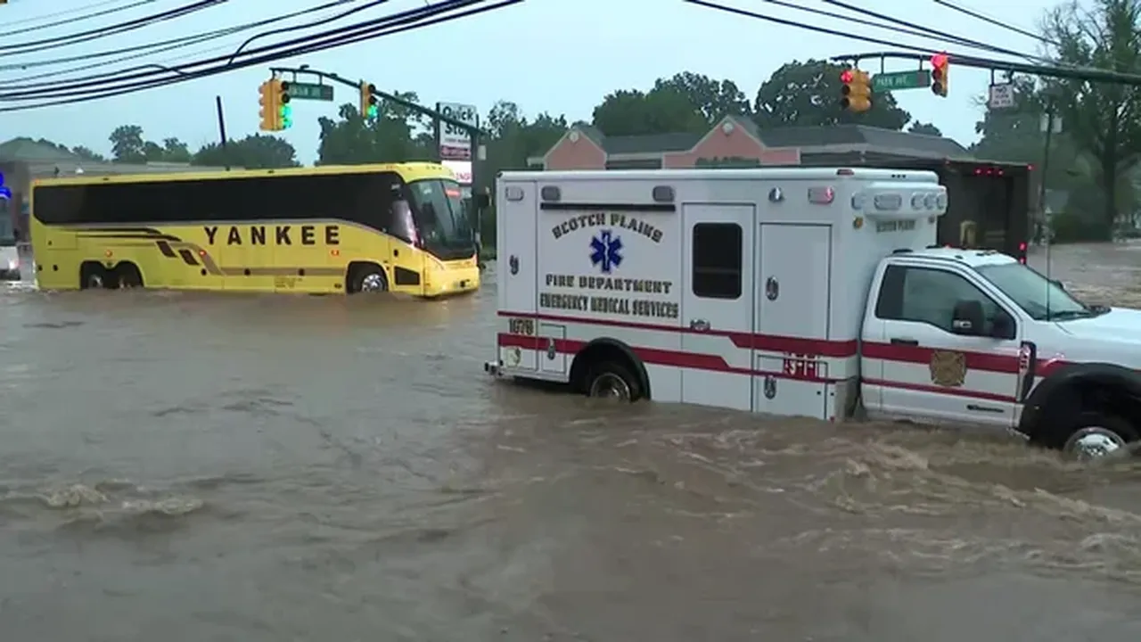 ABD'de Teksas'ın ardından New Jersey sele teslim: Acil durum ilan edildi