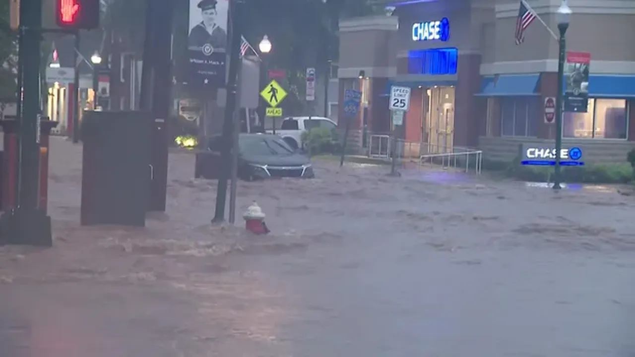 ABD'de Teksas'ın ardından New Jersey sele teslim: Acil durum ilan edildi