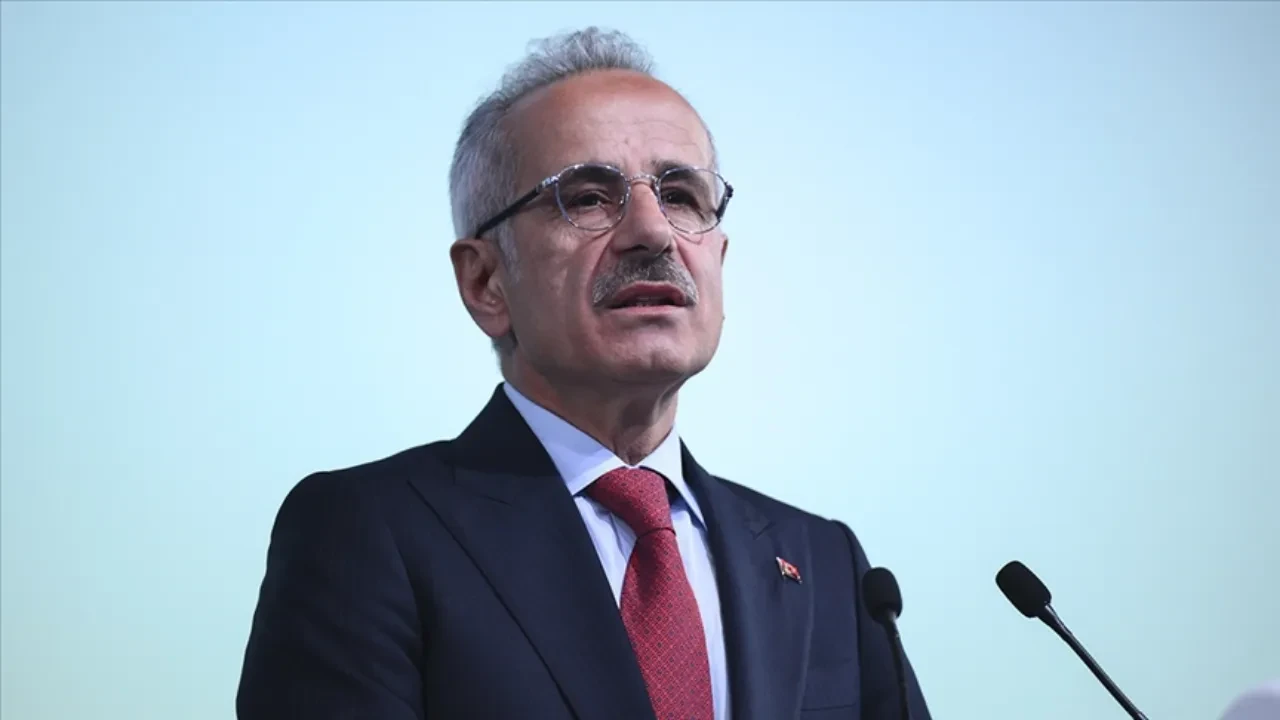 Bakan Uraloğlu duyurdu: Türk hava sahasında iki yeni rekor!