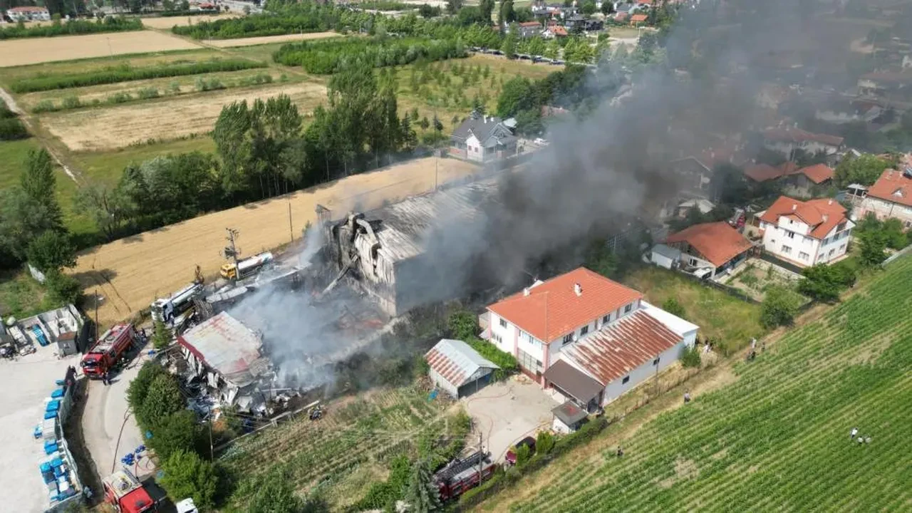 Bolu’daki fabrika yangını kontrol altına alındı
