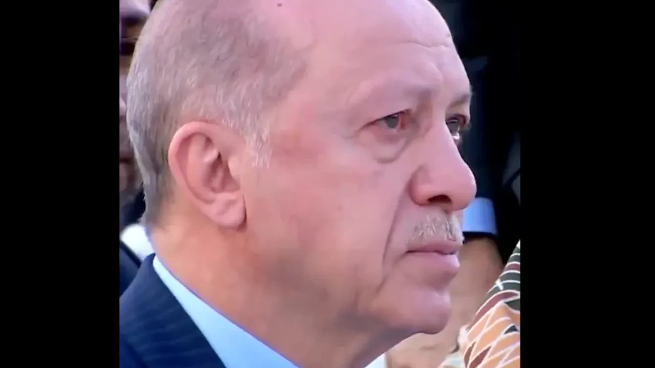 Cumhurbaşkanı Erdoğan gözyaşlarını tutamadı! 15 Temmuz destanı programında duygusal anlar