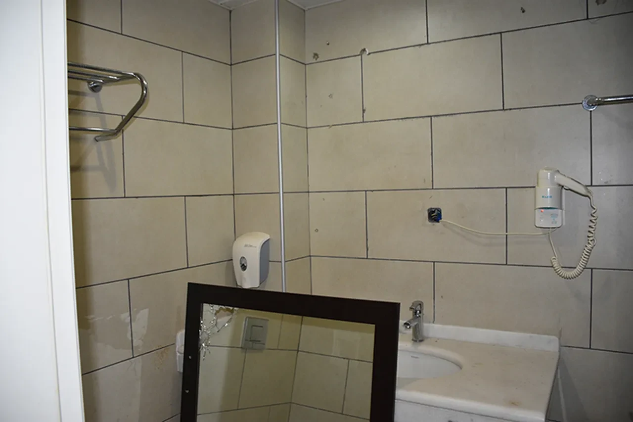 Cumhurbaşkanı Erdoğan'ın kaldığı otelin görüntüsü 9 yıldır değişmiyor! Şehit 2 polis, 18 kurşun izi