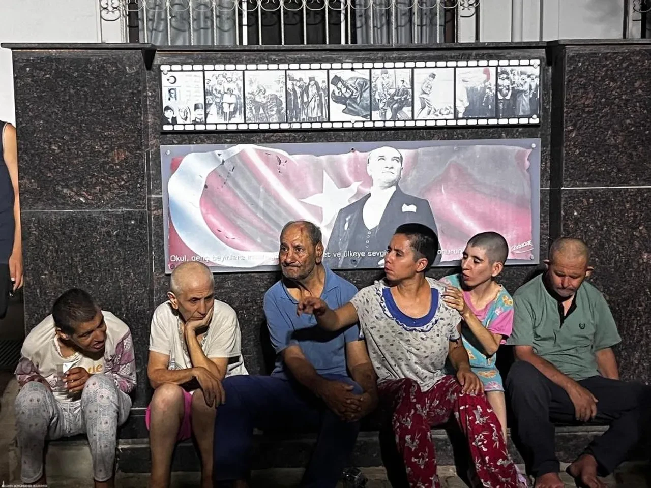 Engelli bakımevinde korkutan yangın! 100 vatandaş tahliye edildi