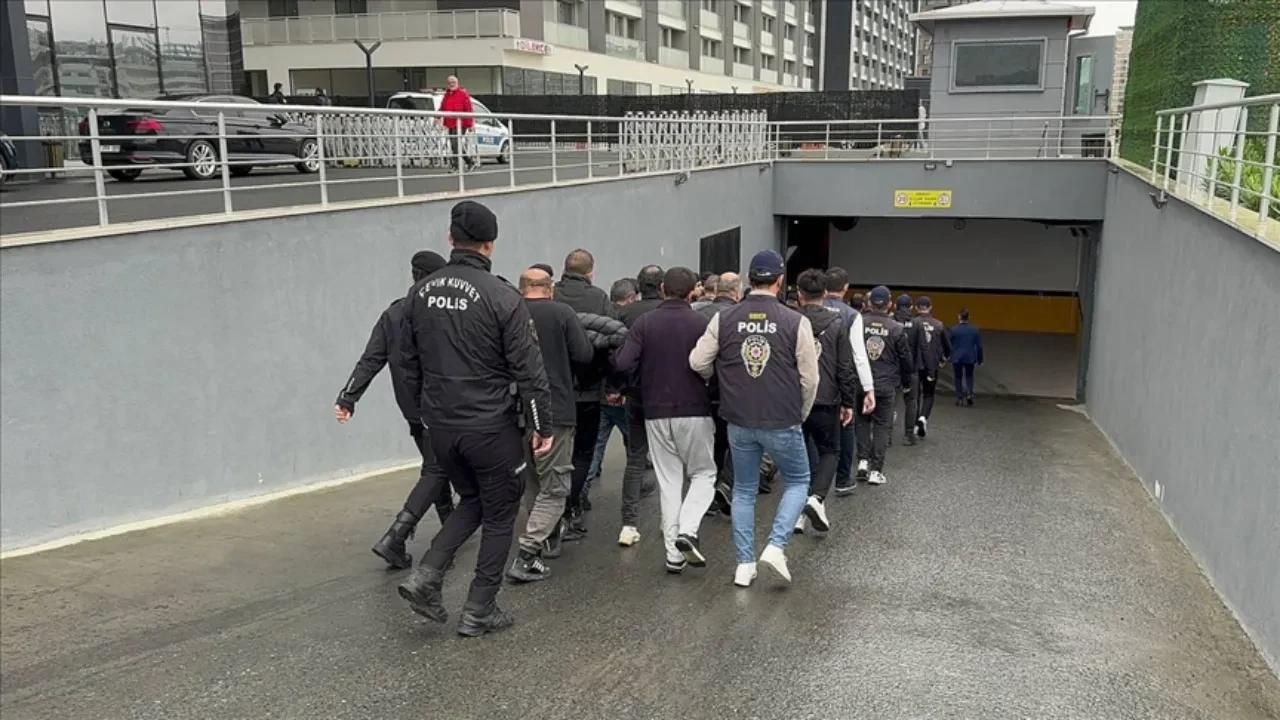 İstanbul'da 'Casperlar' suç örgütüne operasyonda gözaltına alınan 70 şüpheli tutuklandı