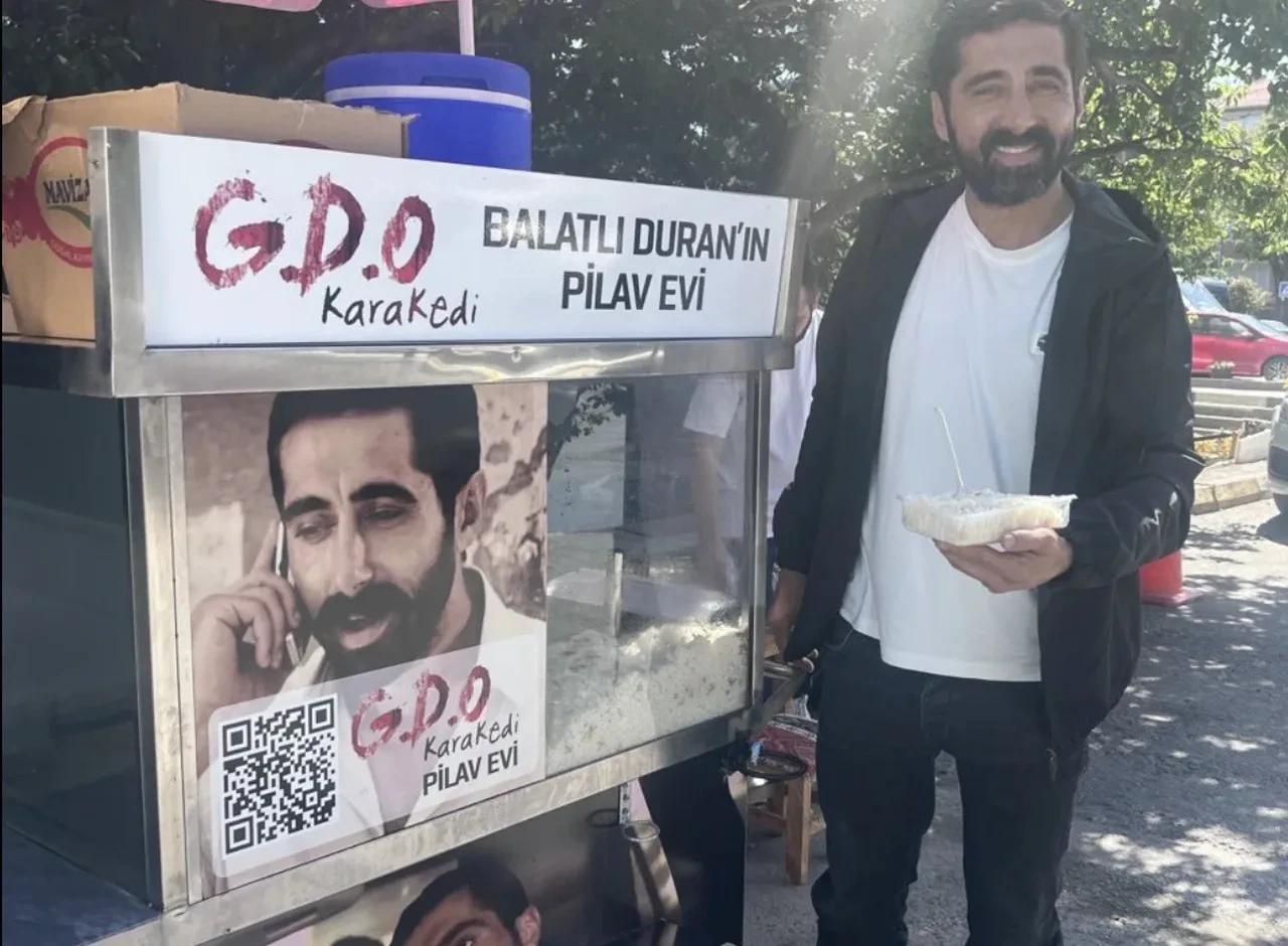 Kurtlar Vadisi oyuncusu oyunculuğu bıraktı! Geçimini pilav satarak sağlıyor