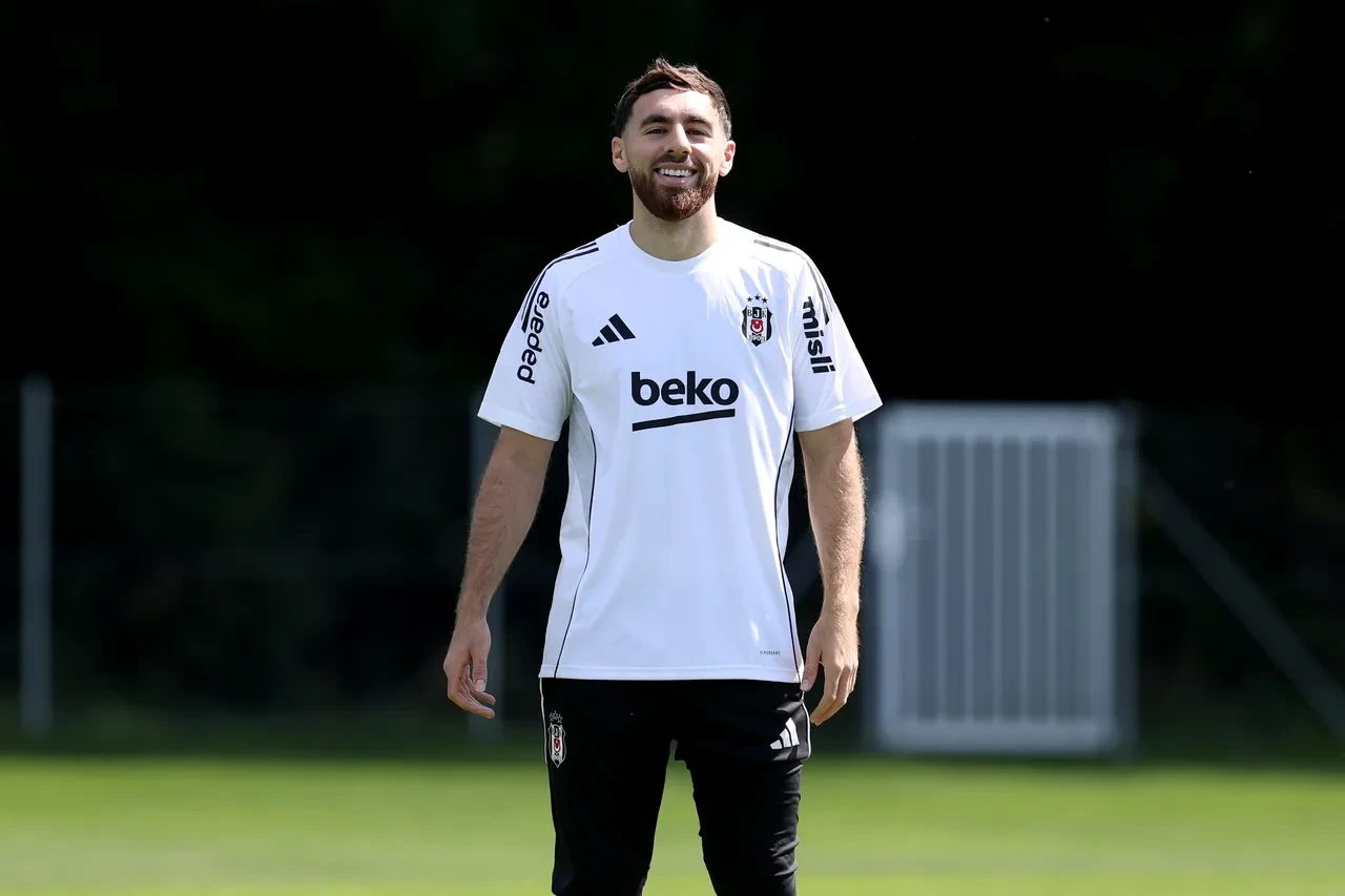 Orkun Kökçü, Beşiktaş formasıyla ilk idmanına çıktı